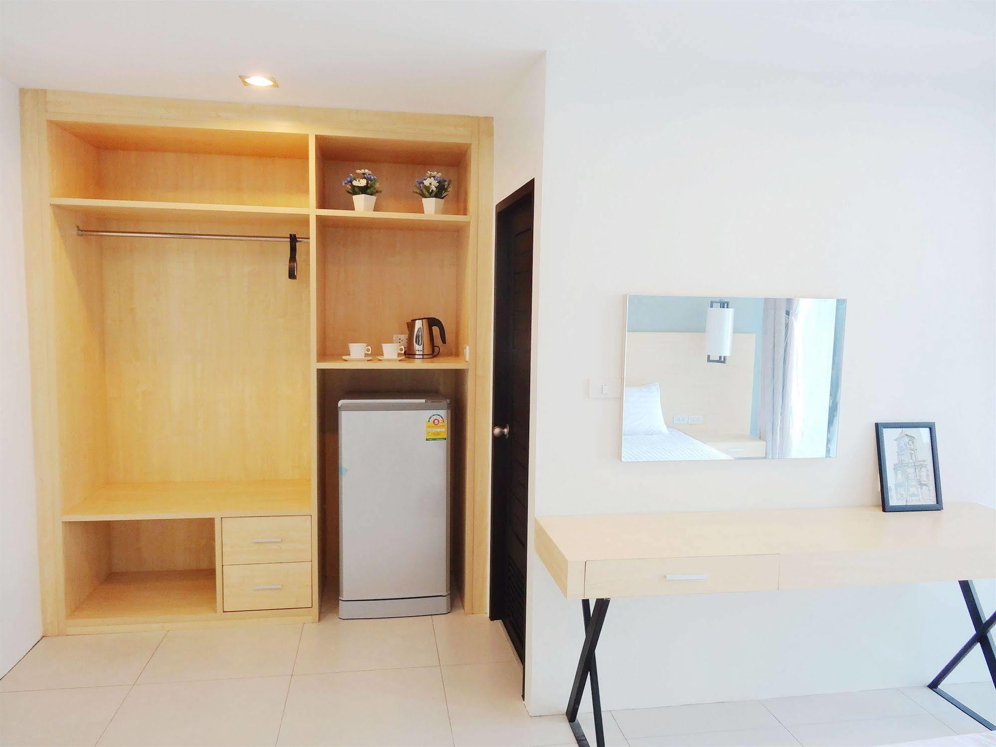 Good Day Phuket Hotel מראה חיצוני תמונה