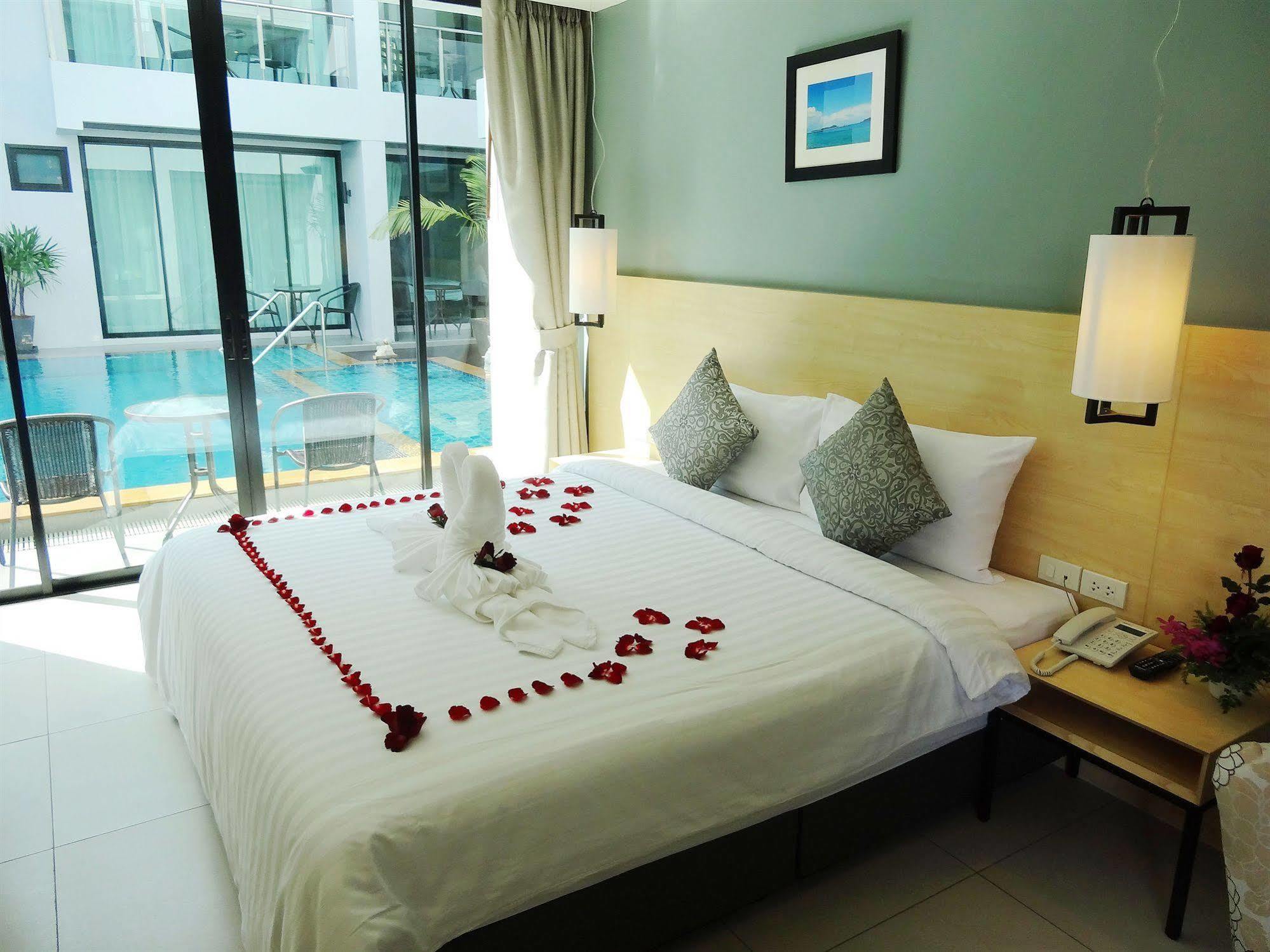 Good Day Phuket Hotel מראה חיצוני תמונה