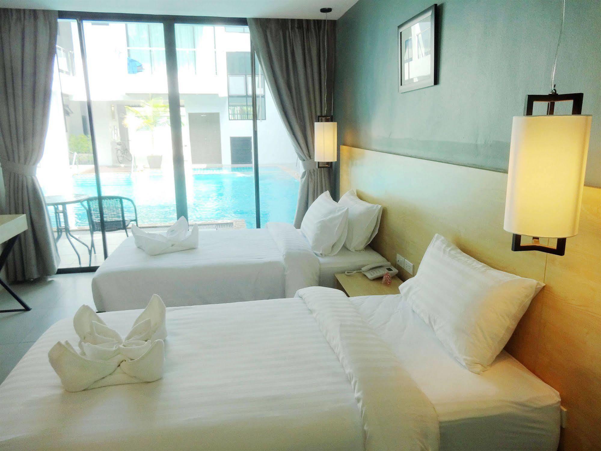 Good Day Phuket Hotel מראה חיצוני תמונה